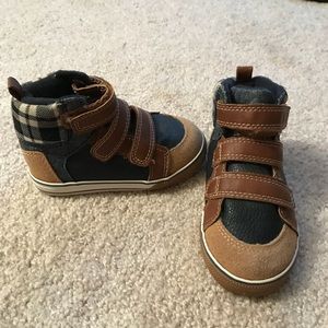 Boys plaid boots